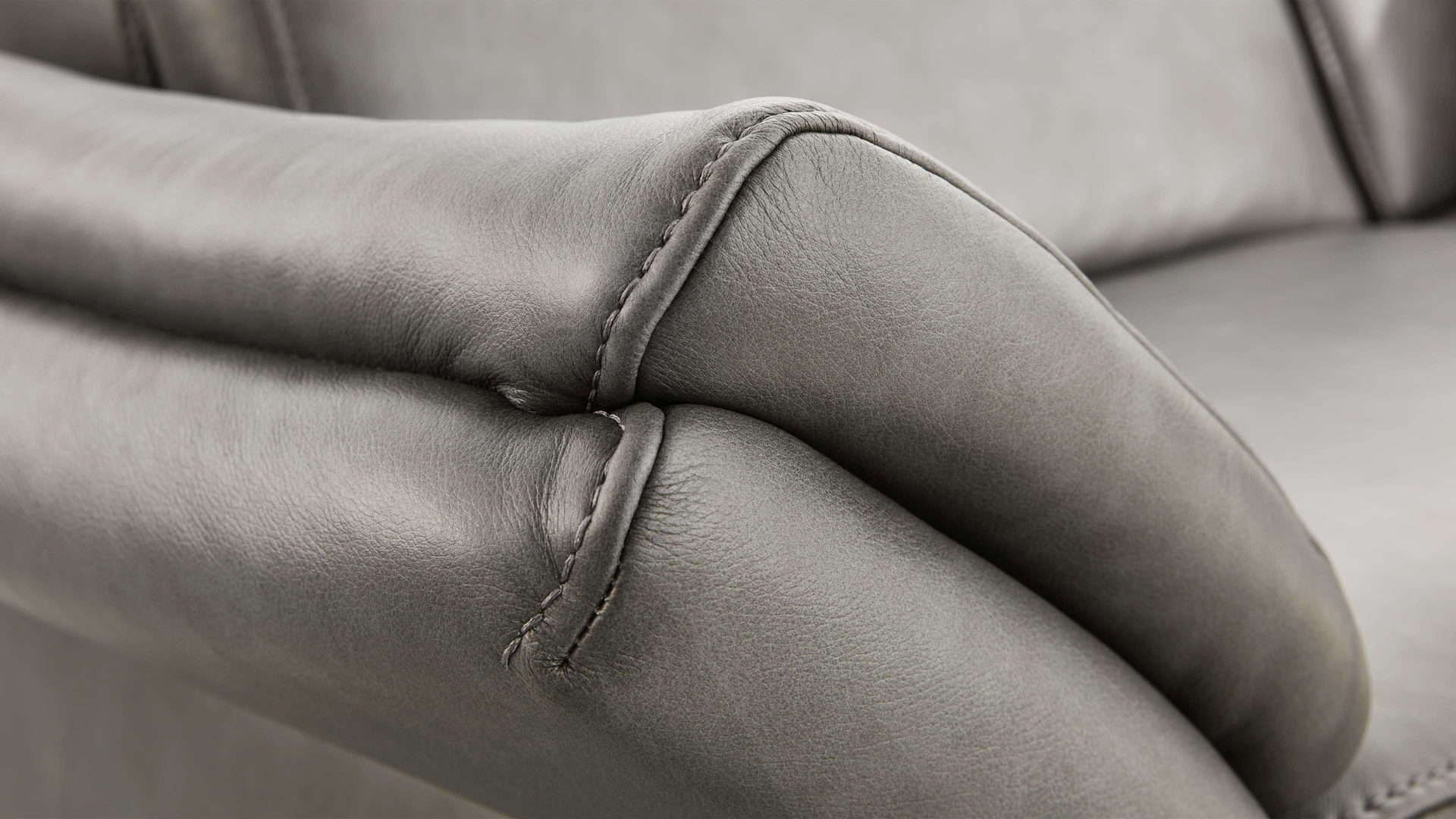 Recamiere Interliving aus Leder in Anthrazit Interliving Sofa Serie 4055 - Recamiere 2,5RECRKV anthrazitfarbenes LongLife-Leder Texas - Länge ca. 222 cm