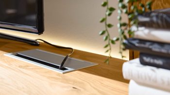 Mehrpreis Interliving aus Metall in Metallfarben Interliving Wohnzimmer Serie 2020 - Kabeldurchlass Silber