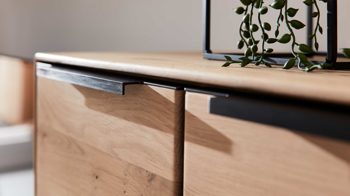 Highboard Interliving aus Holz in Holzfarben Interliving Wohnzimmer Serie 2020 - Highboard 151121 Asteiche bianco & Riss-Eiche – links, zwei Türen