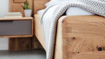 Doppelbett Interliving aus Holz in Holzfarben Interliving Schlafzimmer Serie 1015 – Bettgestell 1180 Wildeiche – Liegefläche ca. 180 x 200 cm