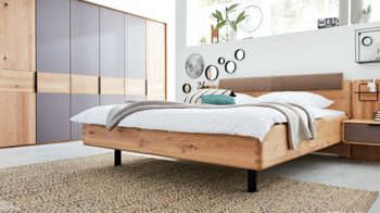 Komplettzimmer Interliving aus Holz in Grau Interliving Schlafzimmer Serie 1015 – Komplettzimmer Wildeiche & Kopfteilpolster – sechstürig, Liegefläche 180 x 200 cm