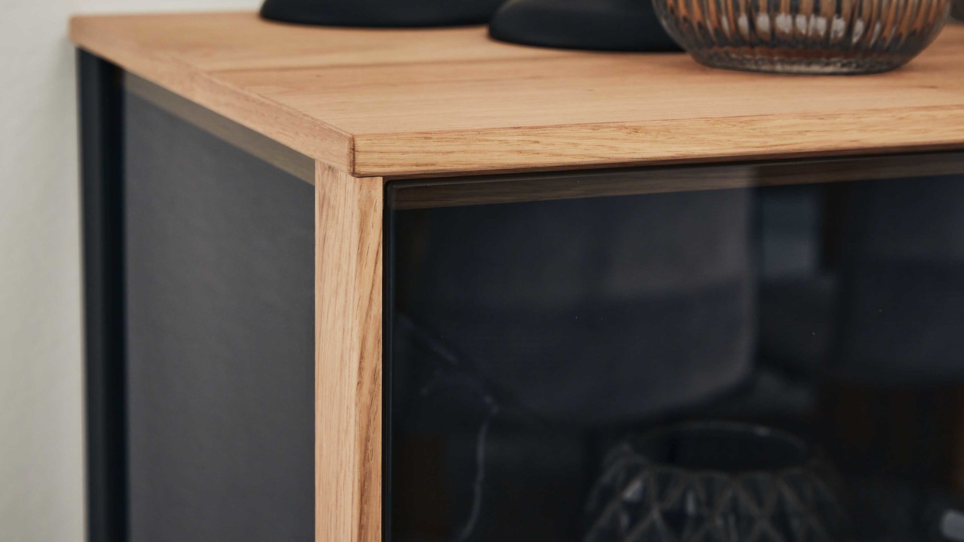 Sideboard Interliving aus Holz in Anthrazit Interliving Esszimmer Serie 5604 - Sideboard V728-0308 Anthrazit  & Eiche rustico- drei Türen, zwei Schubladen