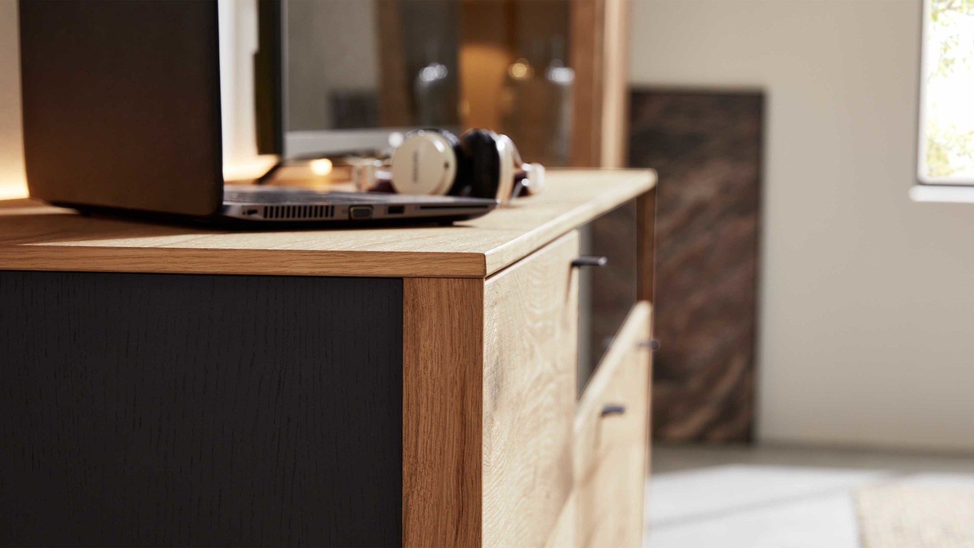 Lowboard Interliving aus Holz in Holzfarben Interliving Esszimmer Serie 5604 - Lowboard V701-0300L Eiche rustico & Anthrazit - Breite ca. 182 cm