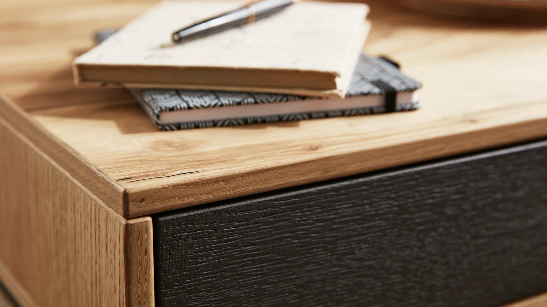 Couchtisch Interliving aus Holz in Holzfarben Interliving Esszimmer Serie 5604 - Couchtisch Eiche rustico & Anthrazit - ca. 100 x 60 cm