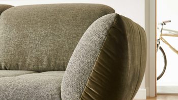 Ecksofa KAWOO aus Stoff in Grün KAWOO Polsterprogramm New Jersey - Ecksofa olivfarbener Bezug Riviera & khakifarbener Bezug Amsterdam – Stellfläche ca. 269 x 329 cm