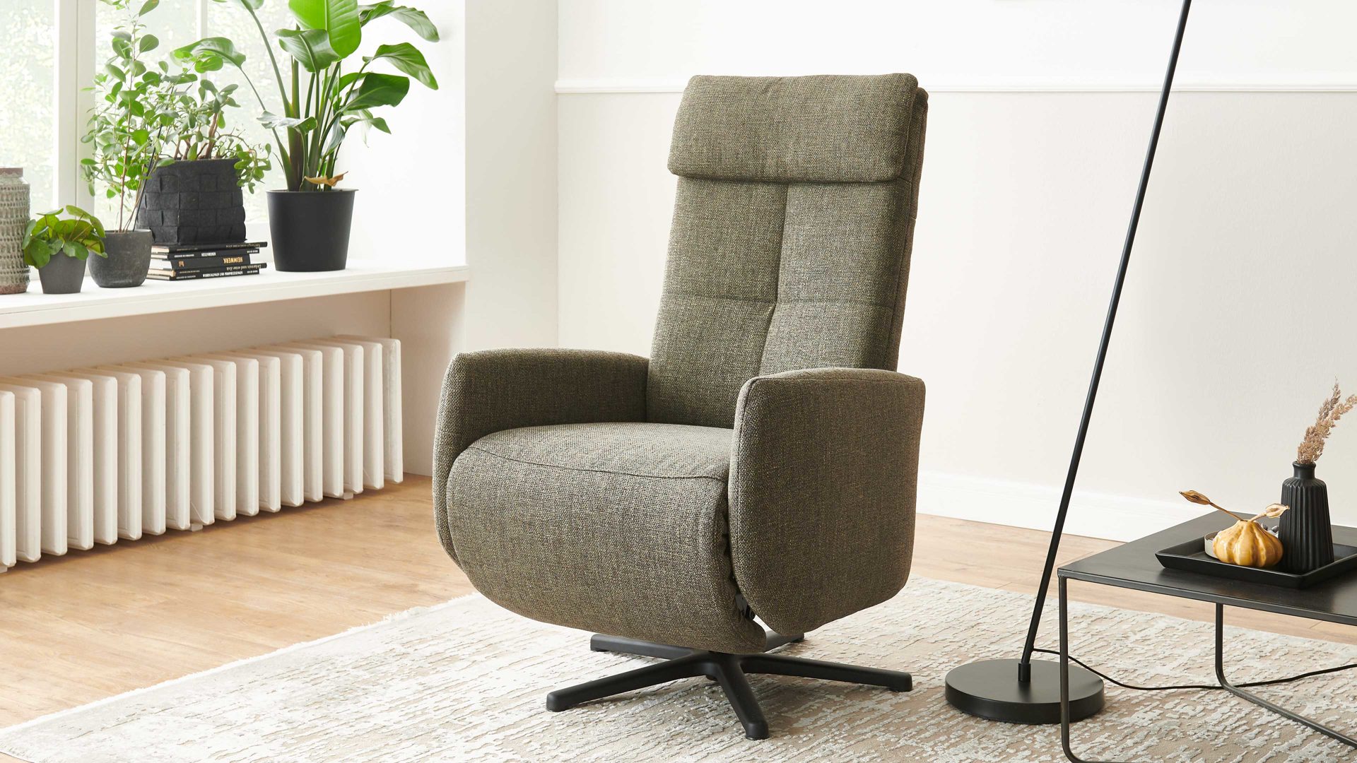 Relaxsessel KAWOO aus Stoff in Grün KAWOO Polsterprogramm New Jersey - Relaxsessel olivfarbener Bezug Riviera & schwarzer Sternfuß