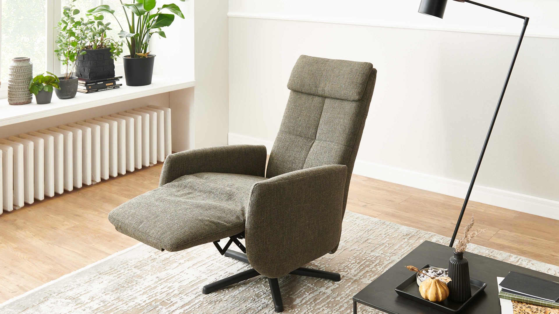 Relaxsessel KAWOO aus Stoff in Grün KAWOO Polsterprogramm New Jersey - Relaxsessel olivfarbener Bezug Riviera & schwarzer Sternfuß