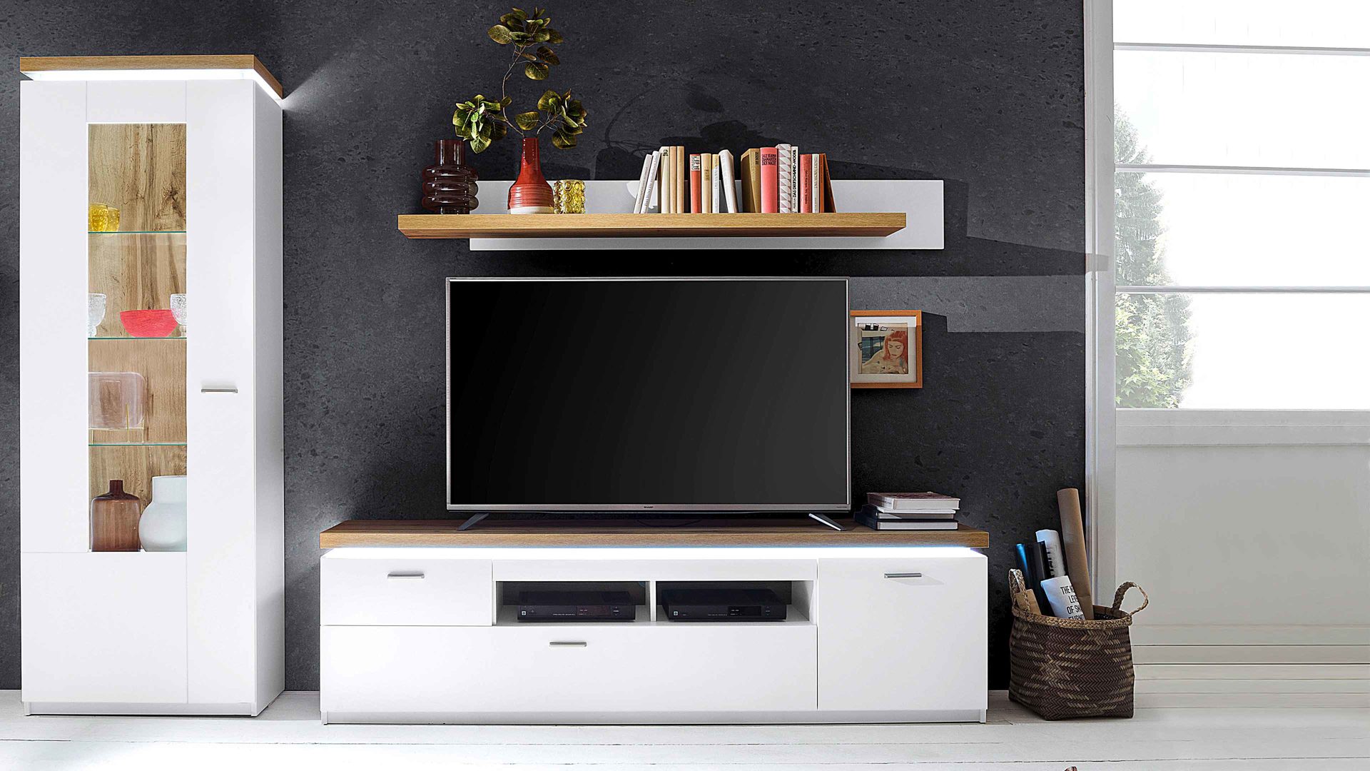 Wohnwand Mca furniture aus Holz in Weiß Wohnprogramm Cali - Wohnwand 01 Weiß & Wotan Eiche - dreiteilig, Breite ca. 275 cm