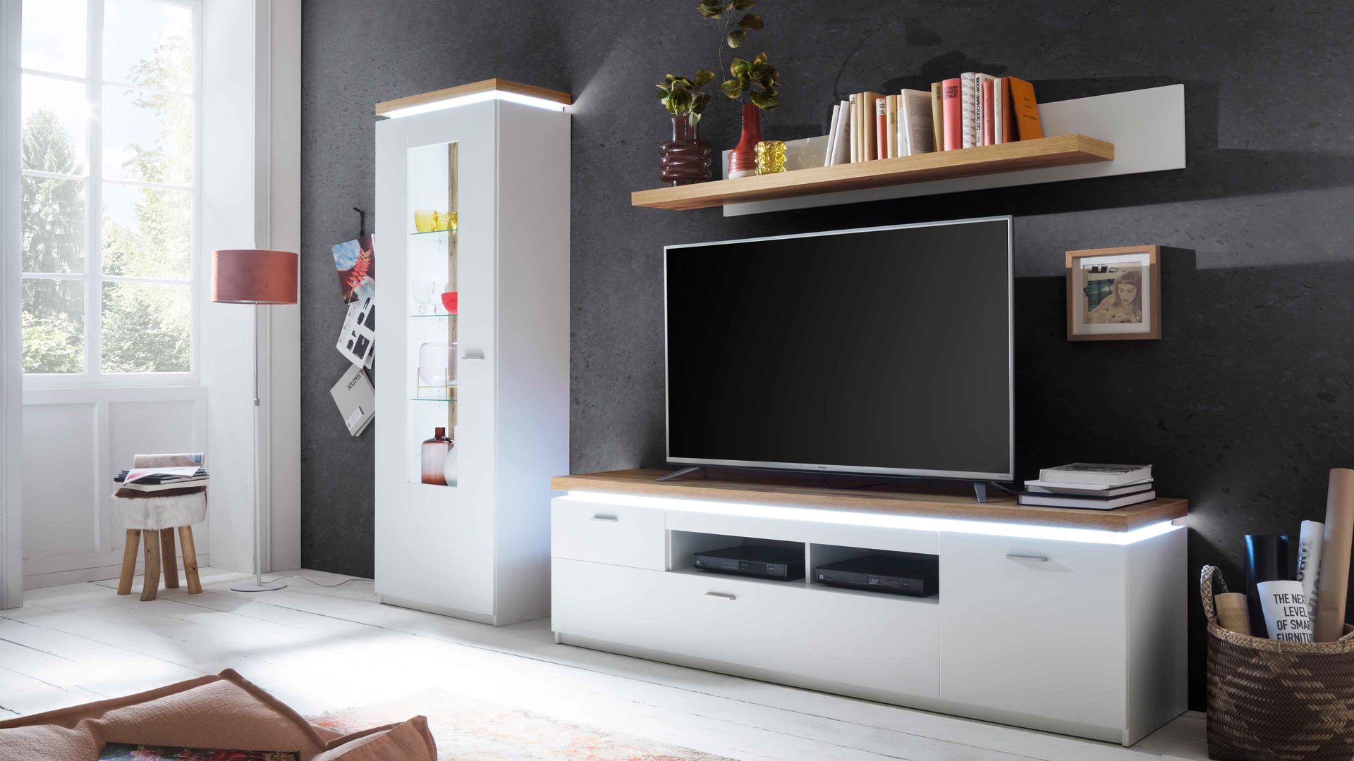 Wohnwand Mca furniture aus Holz in Weiß Wohnprogramm Cali - Wohnwand 01 Weiß & Wotan Eiche - dreiteilig, Breite ca. 275 cm