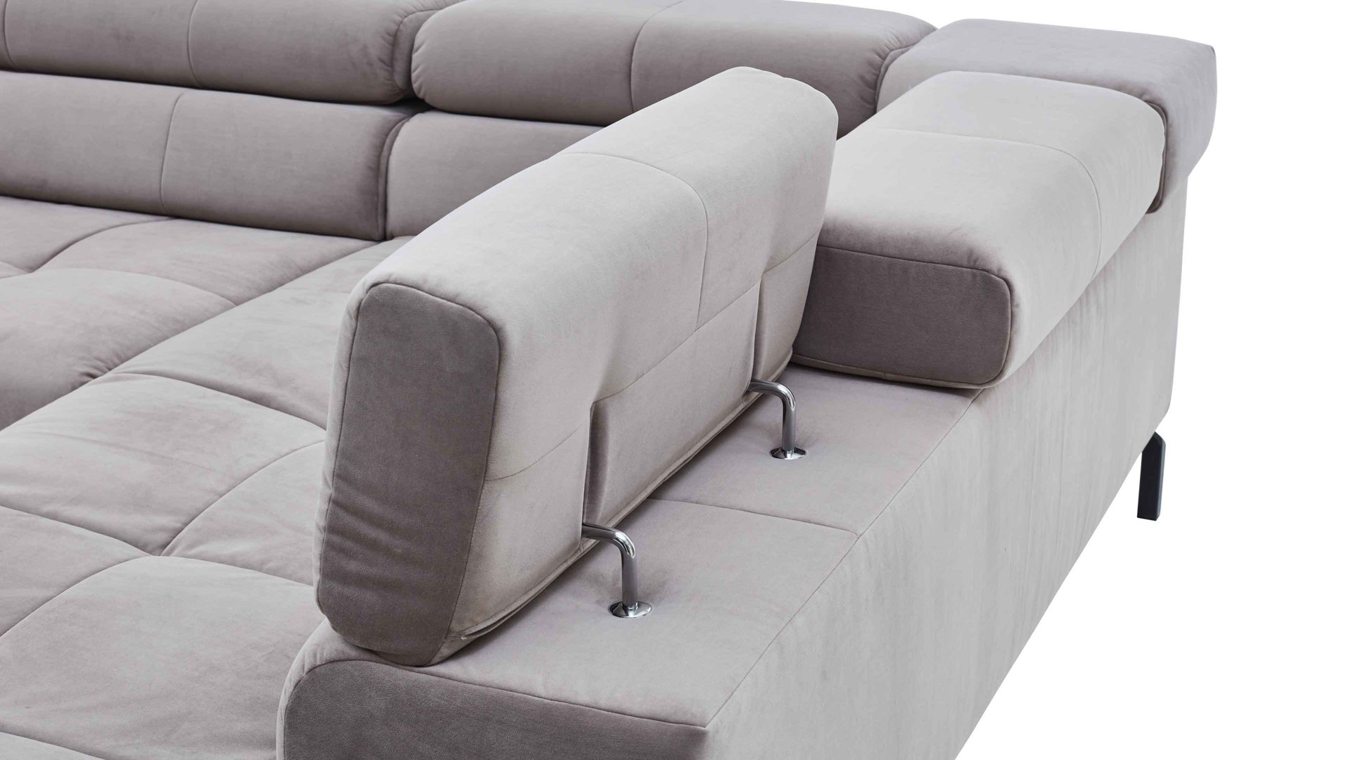 Ecksofa SOFAkultur aus Stoff in Hellgrau SOFAkultur Programm SK 745 - Ecksofa silberfarbener Bezug Velvet - Stellfläche ca.  276 x 219 cm