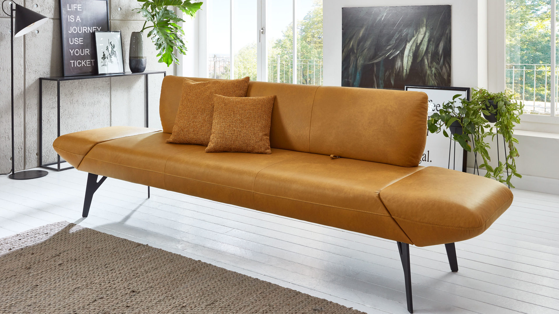 Polsterbank combinessa aus Leder in Orange Combinessa Genzo - Solobank mit Funktion curcumafarbenes Leder Cloud & schwarzes Metall - Länge ca. 238 cm