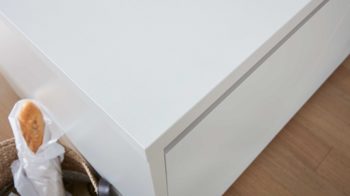 Einbauküche WERT KÜCHE® aus Holz in Weiß WERT KÜCHE® Ulrika mit privileg Einbaugeräten Kristallweiß & Calanca grau - Stellfläche ca. 281 x 250 cm