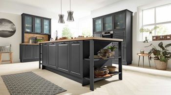 Einbauküche Interliving aus Holz in Dunkelgrau Interliving Küche Serie 3044 mit Miele Einbaugeräten Graphit & Kernbuche – zweizeilig