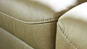 Zweisitzer Interliving aus Leder in Grün Interliving Sofa Serie 4400 - Ledersofa olivgrünes Leder EVI 33 - Breite ca. 216 cm