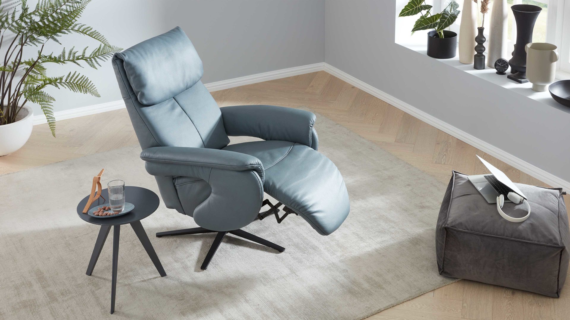 Relaxsessel comfortmaster besser sitzen, liegen, leben aus Leder in Blau Comfortmaster 7304 - Easy-Swing-Sessel 31V blaues LongLife-Leder Rustika & Sternfuß