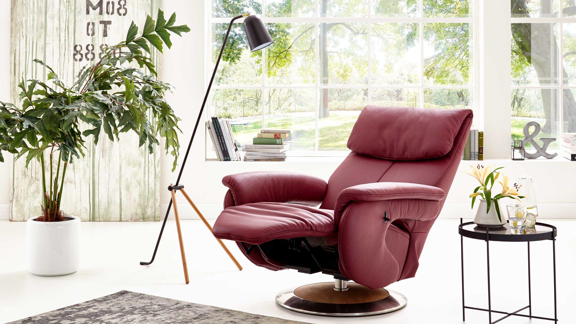 Relaxsessel comfortmaster besser sitzen, liegen, leben aus Leder in Dunkelrot Comfortmaster 7304 - Easy-Swing-Sessel 32D ochsenblutrotes LongLife-Leder Rustika & Holz-Tellerfuß