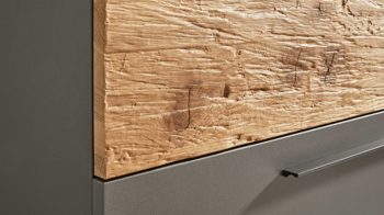 Schubladenkommode Interliving aus Holz in Dunkelgrau Interliving Schlafzimmer Serie 1025 – Schubladenkommode 530091 Graphit & Balkeneiche gehackt - vier Schubladen