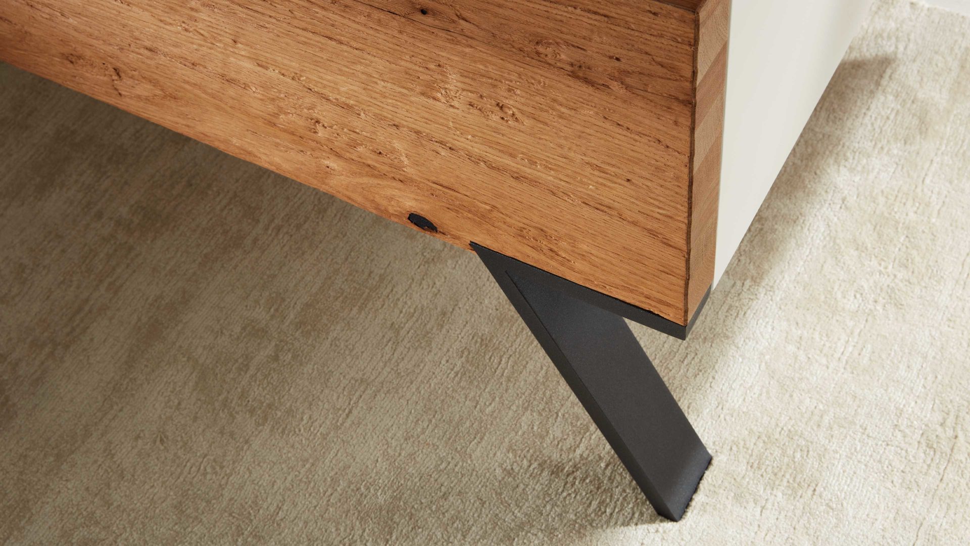 Bettgestell Interliving aus Holz in Weiß Interliving Schlafzimmer Serie 1025 – Bettgestell Liegefläche ca. 200 x 200 cm - Weiß & Balkeneiche gehackt