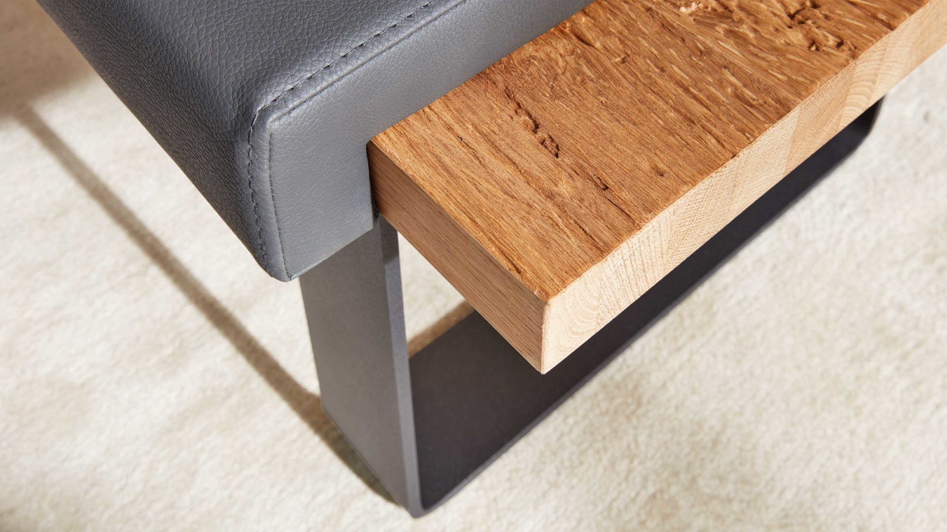 Polsterbank Interliving aus Stoff in Dunkelgrau Interliving Schlafzimmer Serie 1025 – Bettbank graphitfarbenes Kunstleder & Balkeneiche gehackt - Länge ca. 140 cm