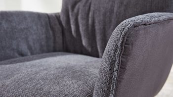 Polsterstuhl Interliving aus Stoff in Dunkelgrau Interliving Esszimmer Serie 5111 – Schalensessel 9202-04 Rückholfunktion - graphitfarbene Bezugkombi 950 & Eiche
