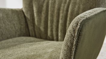 Polsterstuhl Interliving aus Stoff in Grün Interliving Esszimmer Serie 5111 – Schalensessel Rückholfunktion - grüne Bezugkombi 955 & schwarzes Eisen
