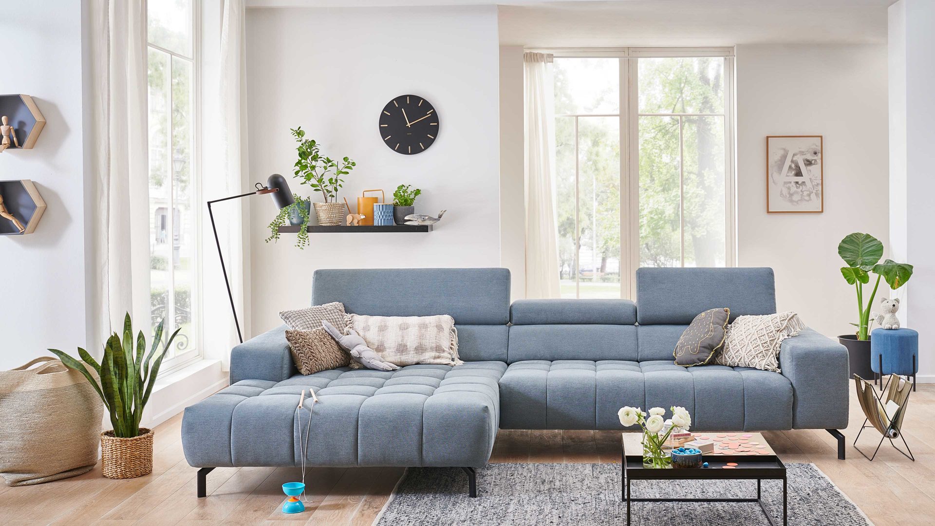 Ecksofa modulmaster aus Stoff in Hellblau Modulmaster MM-MP1075 - Ecksofa schwarze Metallfüße & stahlfarbene Chenille Nemo - Stellfläche ca. 319 x 222 cm