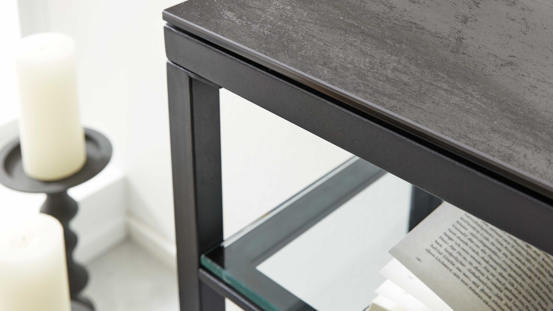 Konsoltisch Interliving aus Keramik in Grau Interliving Couchtisch Serie 6210 - Konsoltisch ST194AR zementgrau Keramik & schwarzer Stahl - ca. 100 x 38 cm
