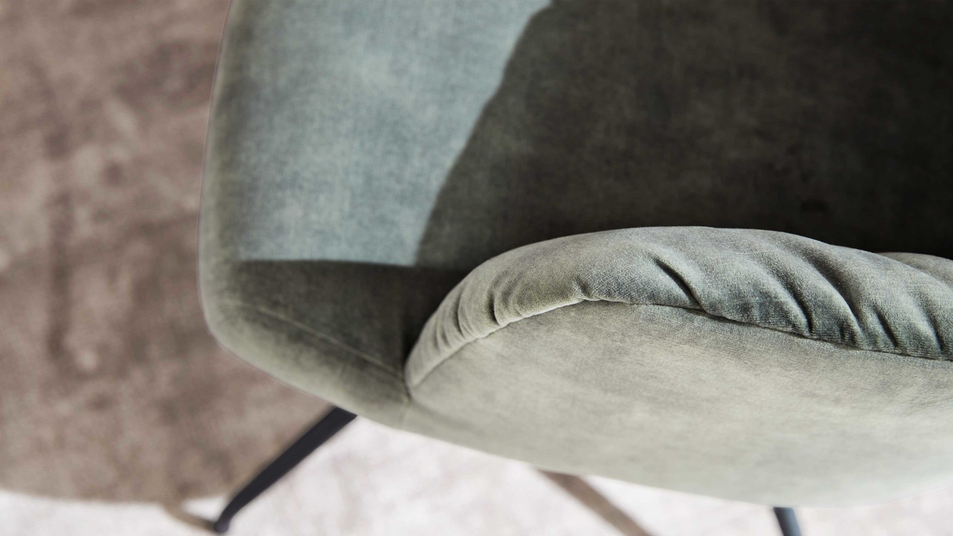 Tischgruppe Interliving aus Stoff in Grün Interliving Esszimmer Serie 5110 - Essgruppe mit Holztisch grüner Bezug Genova, schwarzer Spinnenfuß & Eiche natur