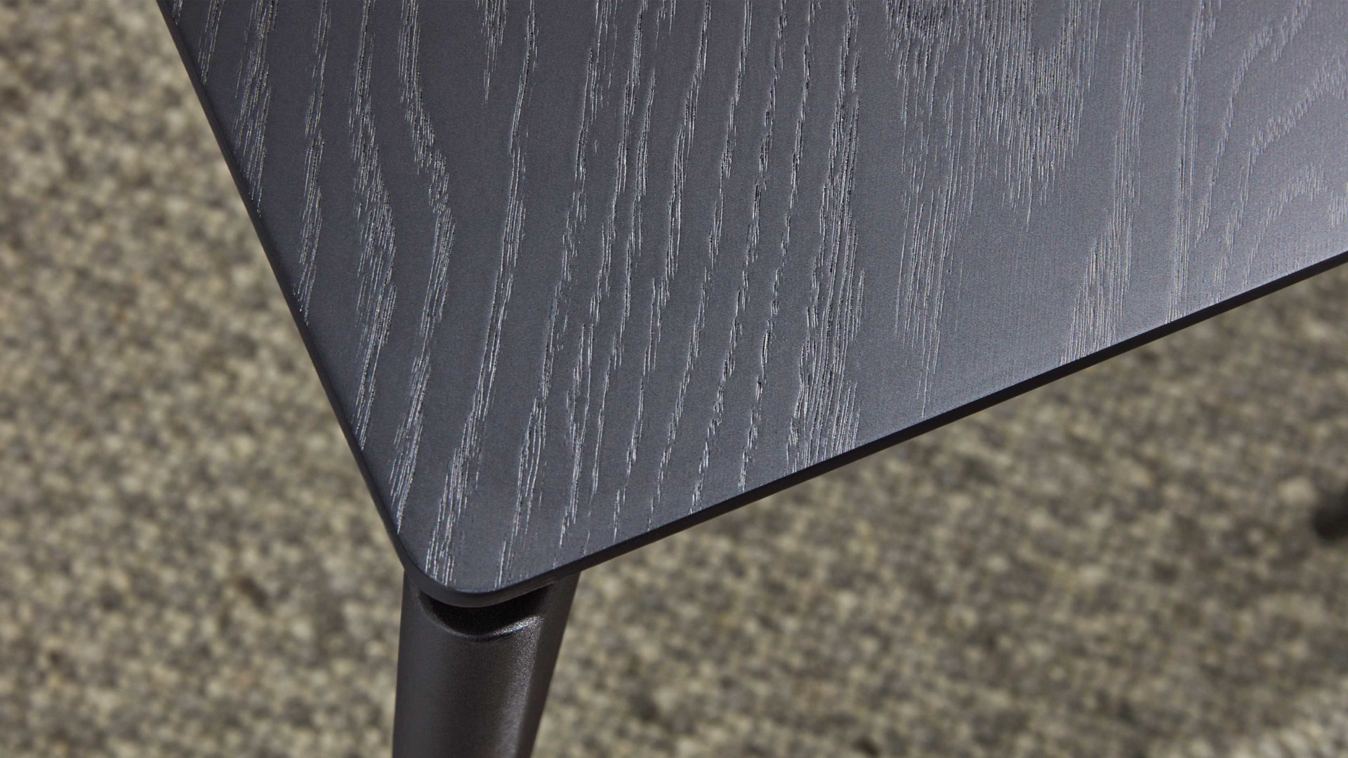 Esstisch Interliving aus Holz in Schwarz Interliving Esszimmer Serie 5110 - Esstisch T0200 mattschwarzes Eichefurnier - ca. 100 x 200 cm