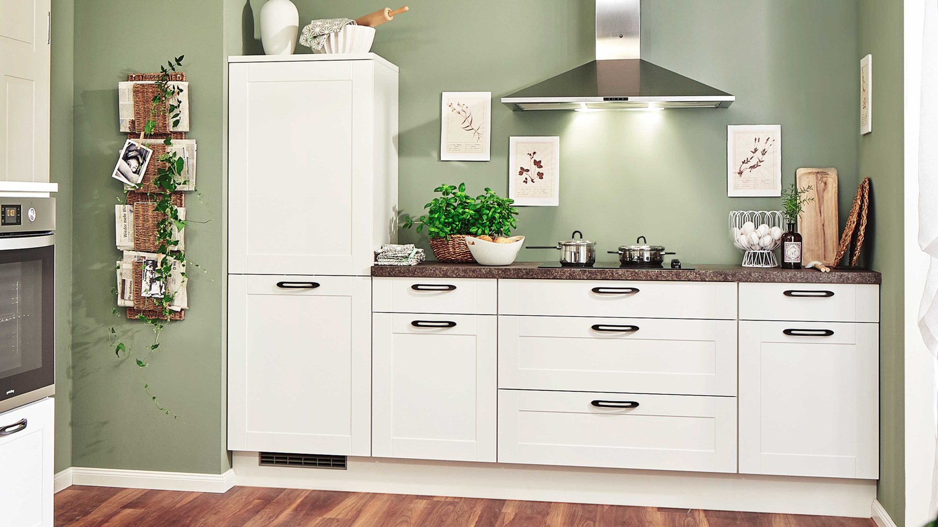 Einbauküche Pino aus Holz in Weiß pino Einbauküche inklusive Einbaugeräte Mattweiß - zweizeilig