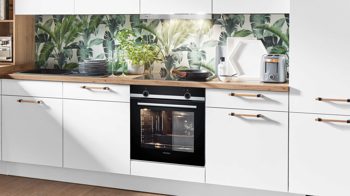 Einbauküche Nobilia® aus Holz in Holzfarben Hell nobilia® Einbauküche Easytouch mit JUNKER -Elektrogeräten Alpinweiß & Eiche Sierra - zweizeilig