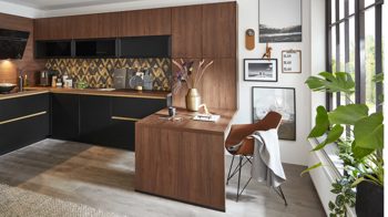 Einbauküche Nobilia® aus Holz in Holzfarben Dunkel nobilia® Einbauküche Touch mit PROGRESS Elektrogeräten Schwarz & Nussbaum - Stellfläche ca. 306 x 366 cm