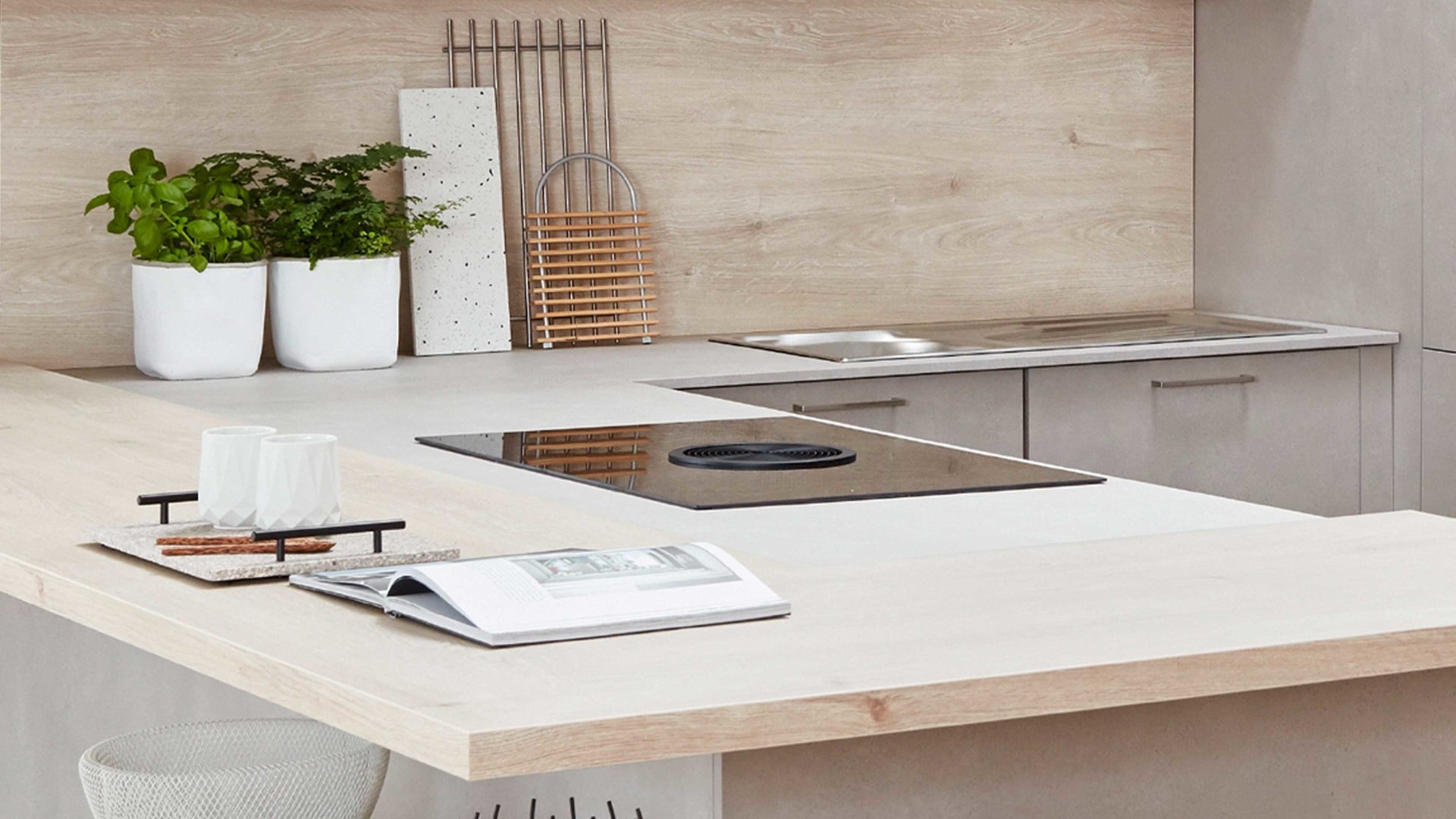 Einbauküche Nobilia® aus Holz in Holzfarben Hell nobilia® Einbauküche Riva mit BORA Muldenlüfter Beton Sand & Eiche Montreal - Stellfläche ca. 304 x 319 cm