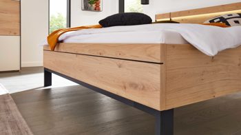 Bettgestell Interliving aus Holz in Holzfarben Interliving Schlafzimmer Serie 1024 – Bettgestell 85438 Winkelfüße, Liegefläche ca. 160 x 200 cm - Balkeneiche