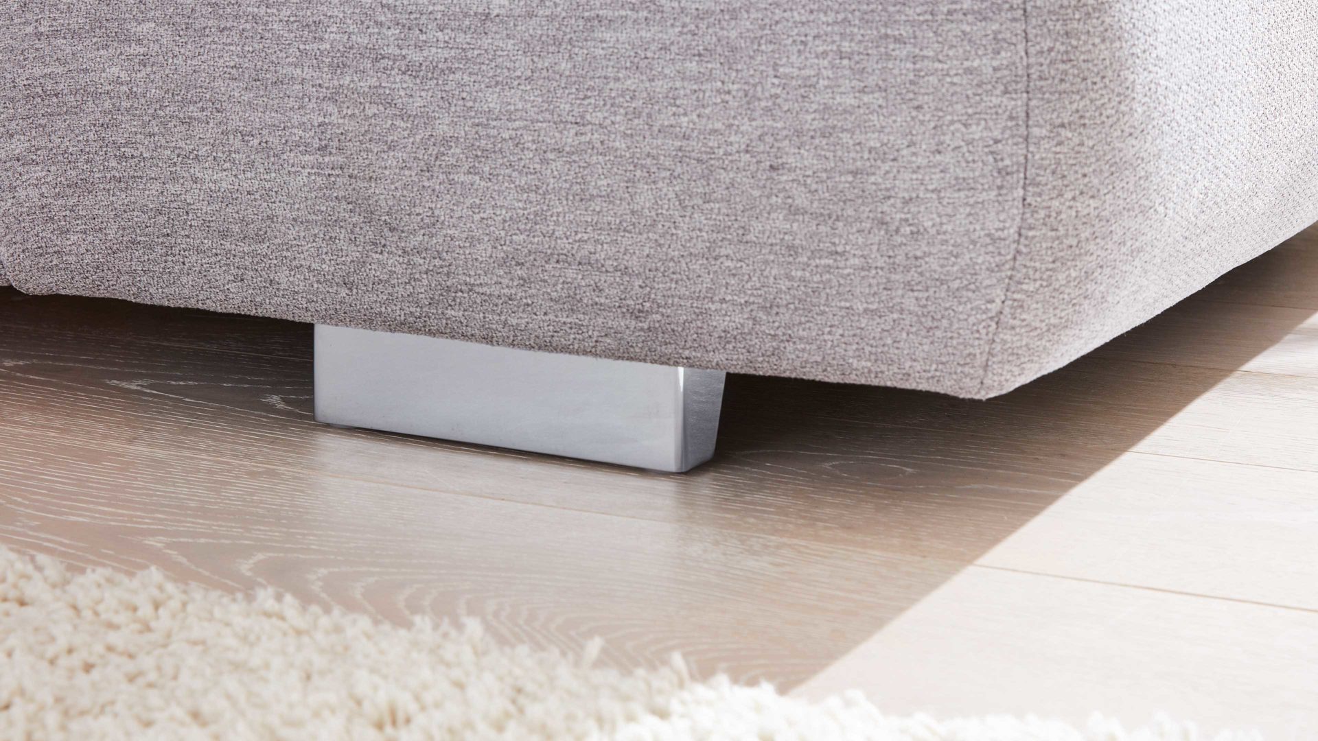 Polsterhocker modulmaster aus Stoff in Hellgrau Modulmaster MM-MP1044 - XXL-Funktionshocker silberfarbene Chenille Calido & Metallfüße - ca. 129 x 64 cm