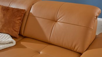 Ecksofa modulmaster aus Leder in Orange Modulmaster MM-PN1044 - Ecksofa kurkumafarbenes Leder Vivre & Rollenfüße – Stellfläche ca. 195 x 309 cm