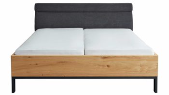 Bettgestell Interliving aus Holz in Anthrazit Interliving Schlafzimmer Serie 1023 – Bettgestell 85438 Winkelfuß, Liegefläche ca. 160 x 200 cm - Balkeneiche & Anthrazit