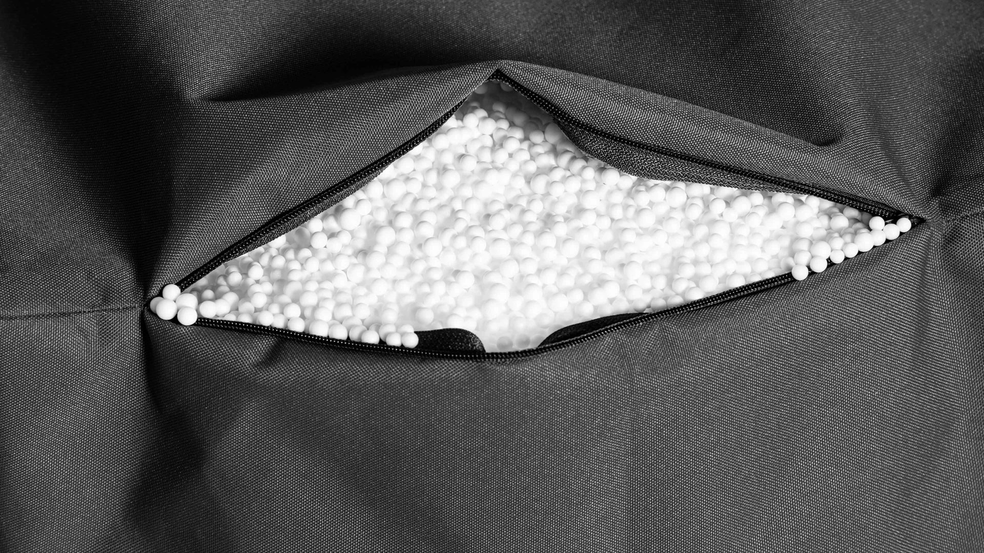 Sitzsack-Hocker Magma sitting point aus Kunstfaser in Schwarz SITTING POINT Sitzsack-Hocker dotcom scuba® als Kleinmöbel schwarze Kunstfaser – Durchmesser ca. 50 cm