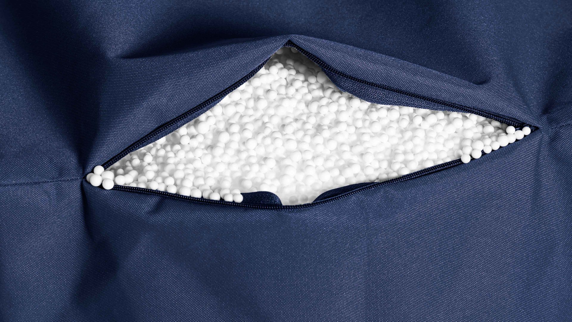 Sitzsack-Würfel Magma sitting point aus Kunstfaser in Jeansblau SITTING POINT Sitzwürfel cube scuba® jeansblaue Kunstfaser - ca. 40 x 40 x 40 cm