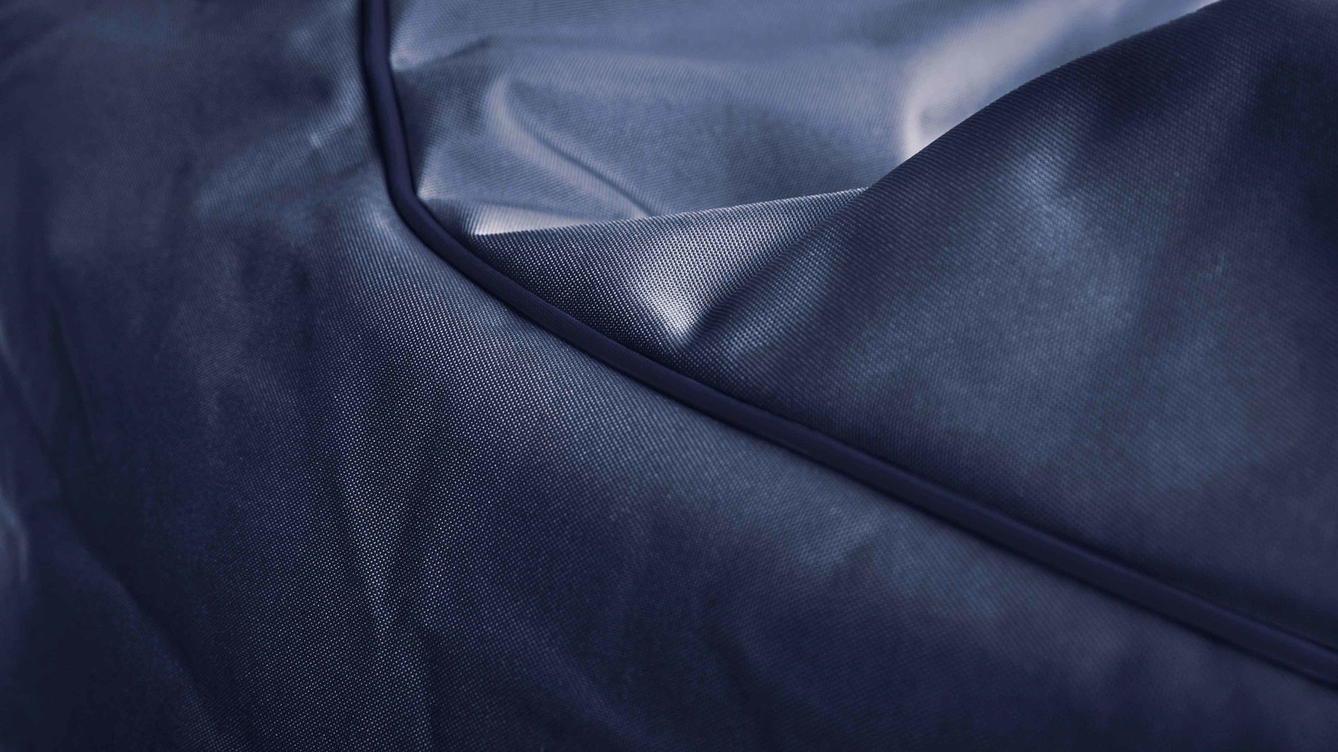 Sitzsack-Sessel Magma sitting point aus Kunstfaser in Jeansblau SITTING POINT Sitzsack-Sessel swing scuba® jeansblaue Kunstfaser - ca. 95 x 90 x 65 cm