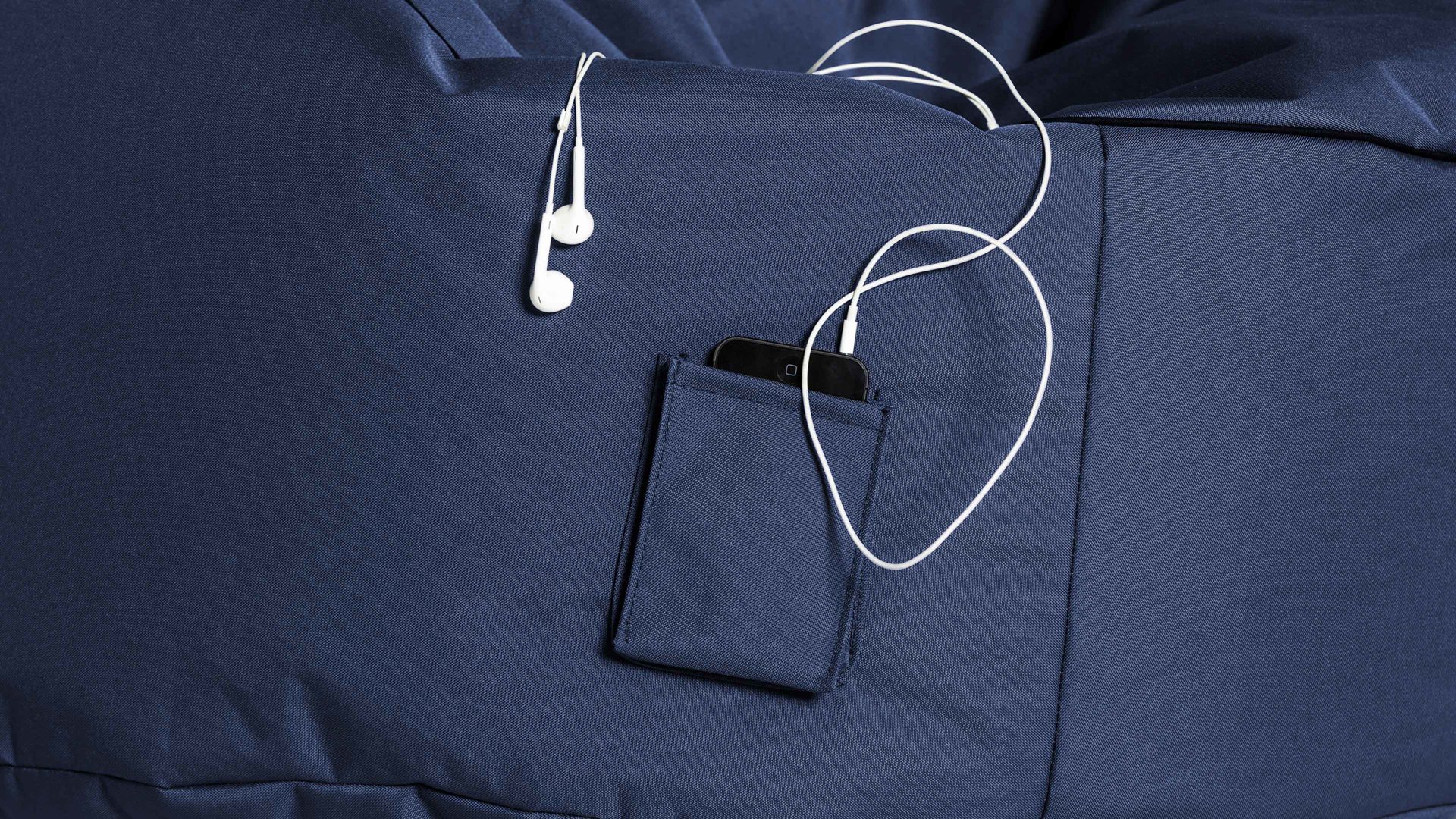 Sitzsack-Sessel Magma sitting point aus Kunstfaser in Jeansblau SITTING POINT Sitzsack-Sessel swing scuba® jeansblaue Kunstfaser - ca. 95 x 90 x 65 cm