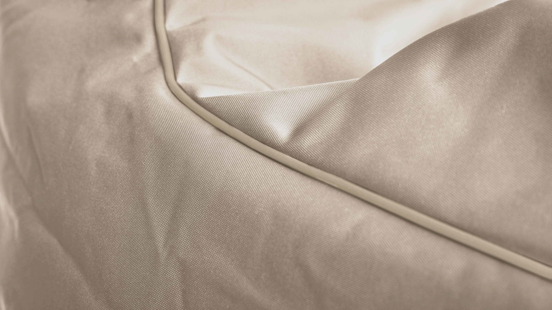 Sitzsack-Sessel Magma sitting point aus Kunstfaser in Beige SITTING POINT Sitzsack-Sessel swing scuba® khakifarbene Kunstfaser - ca. 95 x 90 x 65 cm