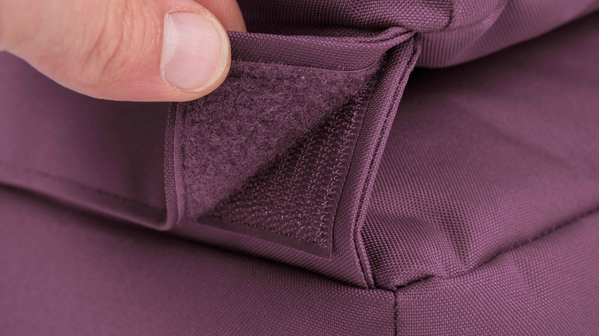 Sitzsack-Liege Magma sitting point aus Kunstfaser in Lila SITTING POINT Funktions-Sitzsack twist scuba® auberginefarbene Kunstfaser - ca. 300 Liter