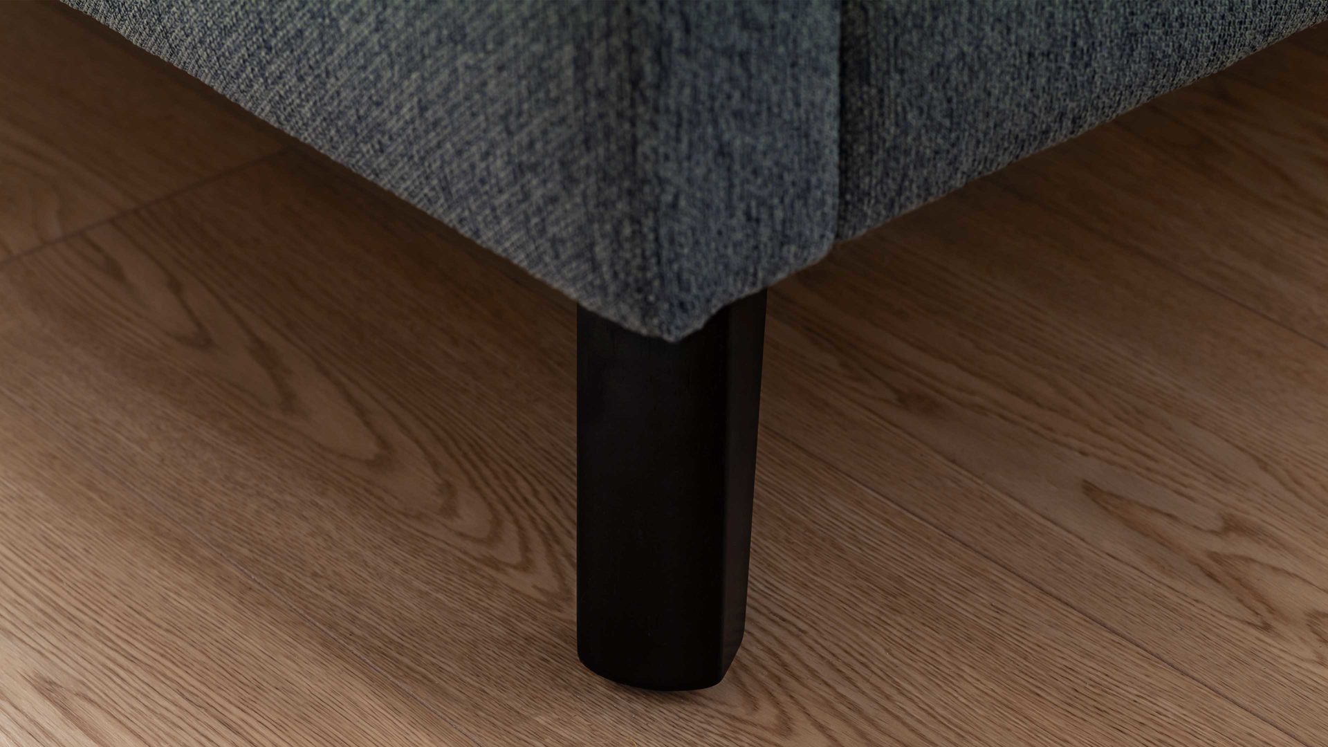 Bettgestell Meise.möbel aus Stoff in Blau Polsterbettgestell Frieda mit Bettkasten oceanfarbener Bezug Stelar 39 & schwarze Holzfüße - Liegefläche ca. 160 x 200 cm