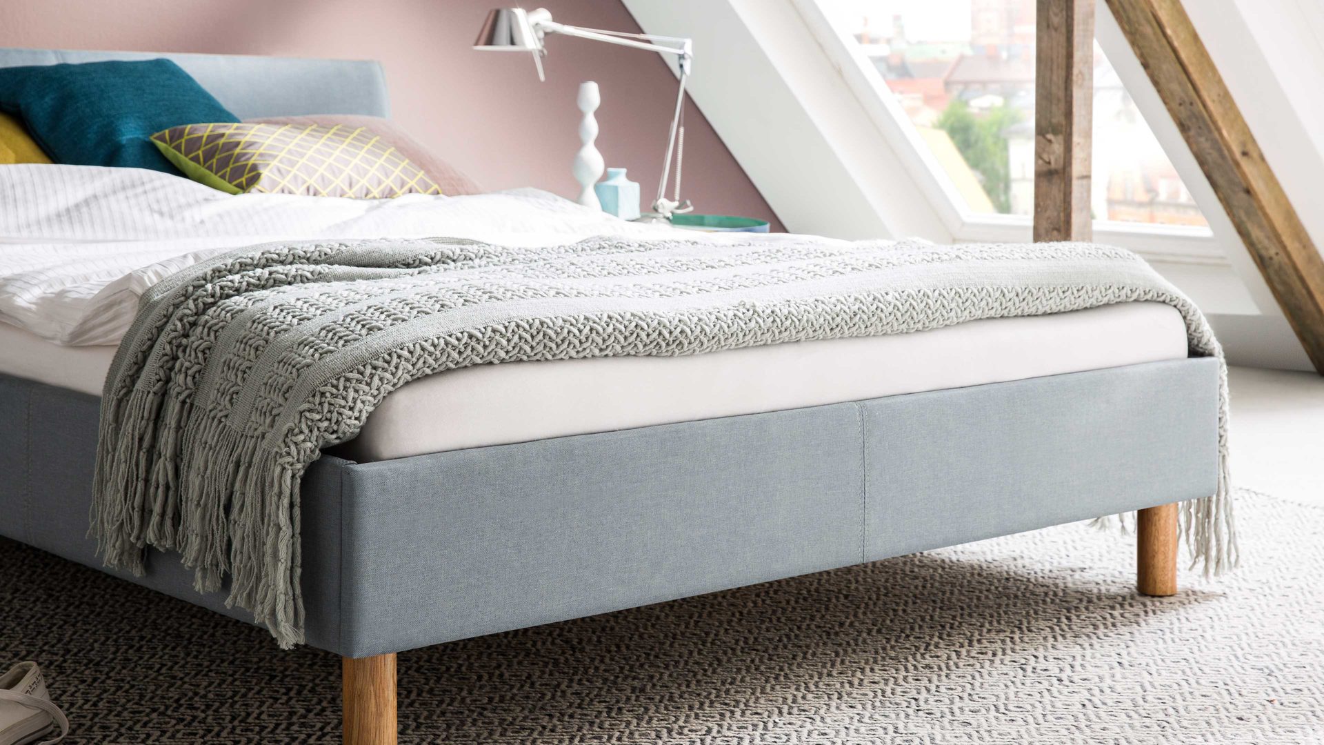 Bettgestell Meise.möbel aus Stoff in Blau Polsterbettgestell Lena eisblauer Bezug Sawana Nr. 72 & Holzfüße - Liegefläche ca. 120 x 200 cm