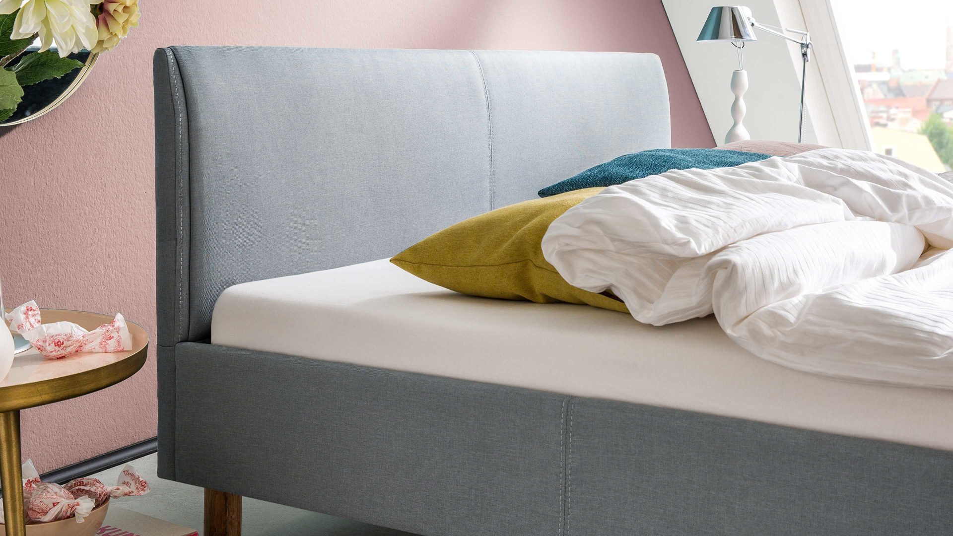 Bettgestell Meise.möbel aus Stoff in Blau Polsterbettgestell Lena eisblauer Bezug Sawana Nr. 72 & Holzfüße - Liegefläche ca. 120 x 200 cm