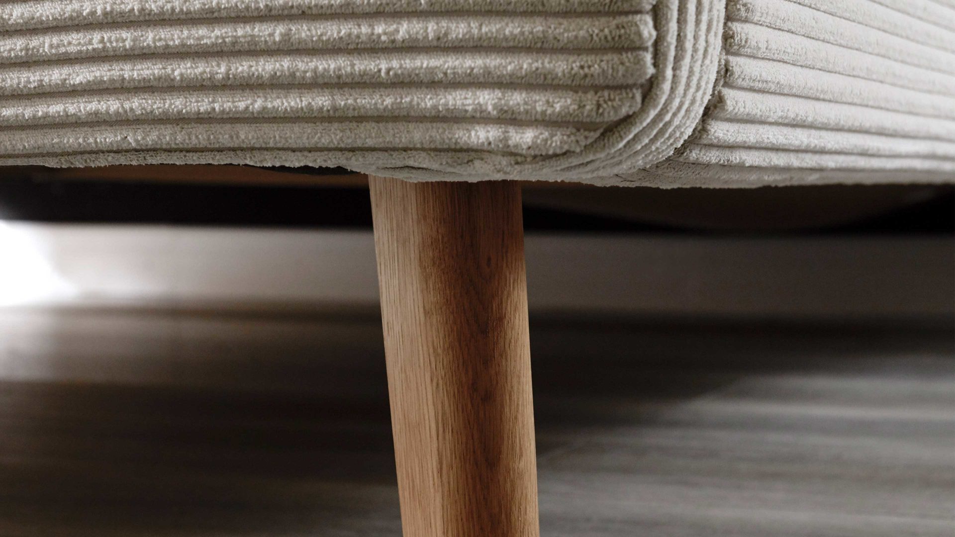 Bettgestell Meise.möbel aus Stoff in Beige Polsterbettgestell Mattis mit Bettkasten beiger Breitcord Poso 100 & Holzfüße - Liegefläche ca. 140 x 200 cm