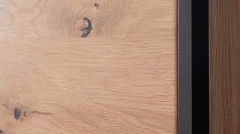 Wohnwand Mca direkt aus Holz in Holzfarben Wohnprogramm Bari - Wohnwand Asteiche Bianco – vierteilig, Breite ca. 300 cm