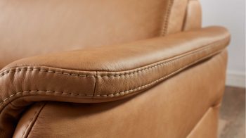 Zweisitzer OrthoSedis aus Leder in Hellbraun Polsterprogramm OrthoSedis 6.0 - Zweisitzer honigfarbenes Leder Punch - Länge ca. 169 cm