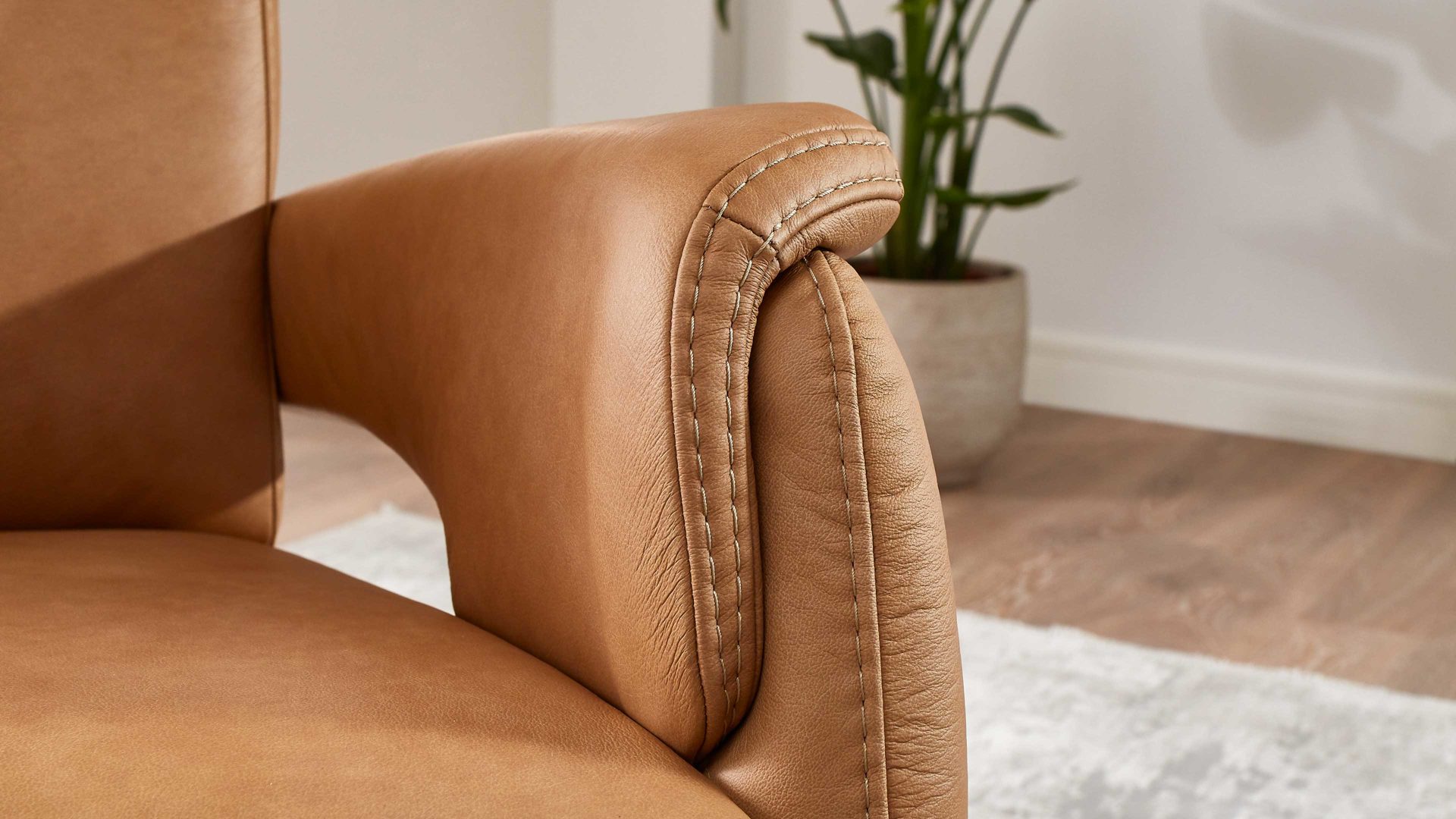 Relaxsessel OrthoSedis aus Leder in Hellbraun Polsterprogramm OrthoSedis 6.0 - Relaxsessel honigfarbenes Leder Punch & schwarzer Sternfuß - Ergonomie M2